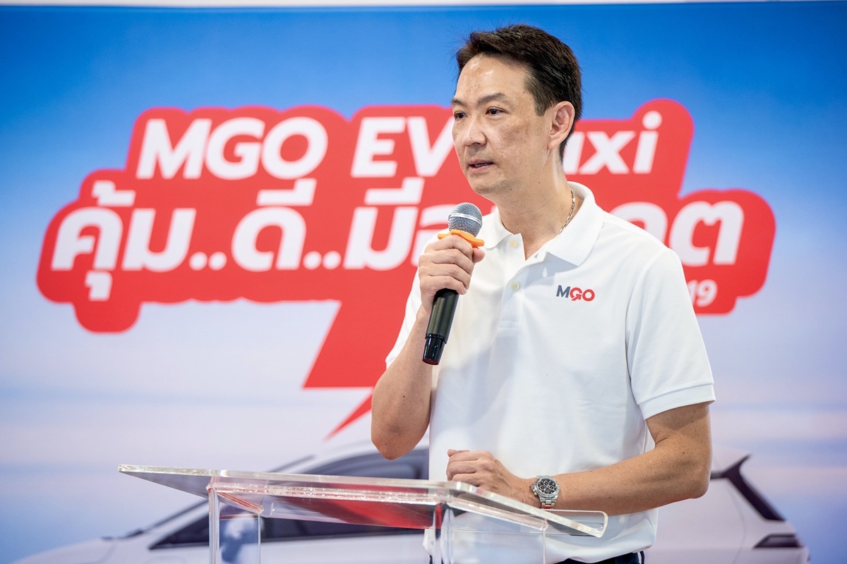 คุณมาโนช ปฐมวรกุล ประธานกรรมการ บริษัท เอ็_.jpg