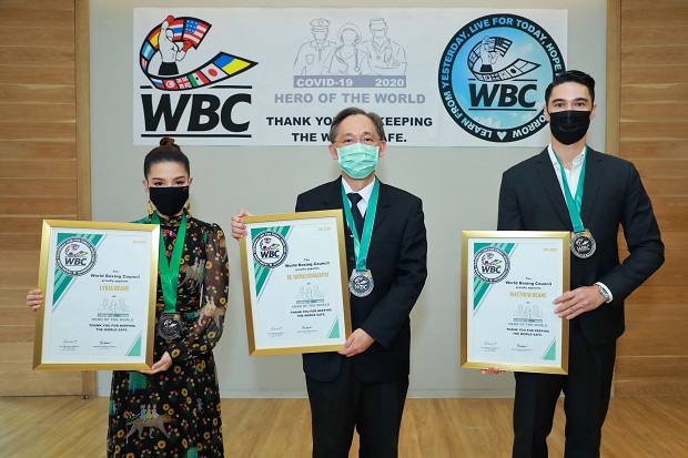 แพทย์บำรุงราษฎร์รับรางวัลเกียรติยศ “Heroes of Humanity” นักรบชุดขาวที่ต่อสู้กับโควิด-19
