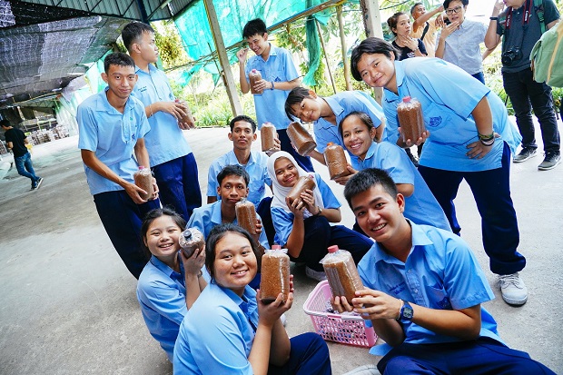 เคทีซีผนึกเศรษฐเสถียรฯ เปิดโครงการ “เรียนรู้ ต่อยอด ยั่งยืน” เสริมหลักสูตรการเรียนเพื่อน้องบกพร่องทางการได้ยิน