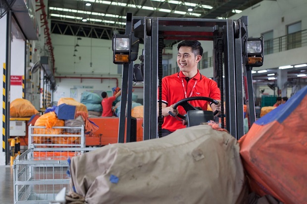ไปรษณีย์ไทย ส่งต่อน้ำใจคนไทย กว่า 3 แสน กก. เผย “หน้ากากอนามัย – ชุดป้องกัน PPE” เป็นสิ่งที่บุคลากรทางการแพทย์ ต้องการสูงสุด