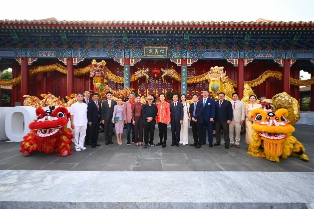 "Encounter" นิทรรศการภาพถ่ายวัฒนธรรม เฉลิมฉลอง 50 ปีแห่งมิตรภาพไทย-จีน ผ่านเลนส์ของ Michael Yamashita