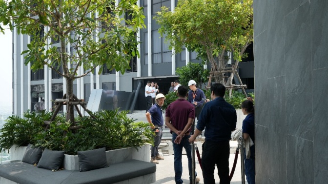 CEO ออริจิ้น ลุยเอง ยันโครงสร้างทางเชื่อมสะพานโครงการ พาร์ค ออริจิ้น ทองหล่อ แข็งแรง