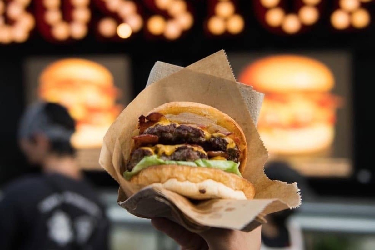 3. oneoktoberfest_Busstopburger_0.jpg