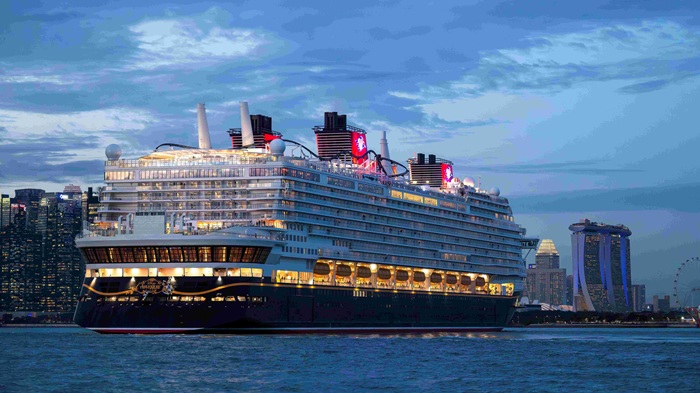 Disney Adventure ปักหมุดสิงคโปร์! เปิดประวัติศาสตร์หน้าใหม่ในฐานะเรือสำราญลำแรกจาก Disney Cruise Line