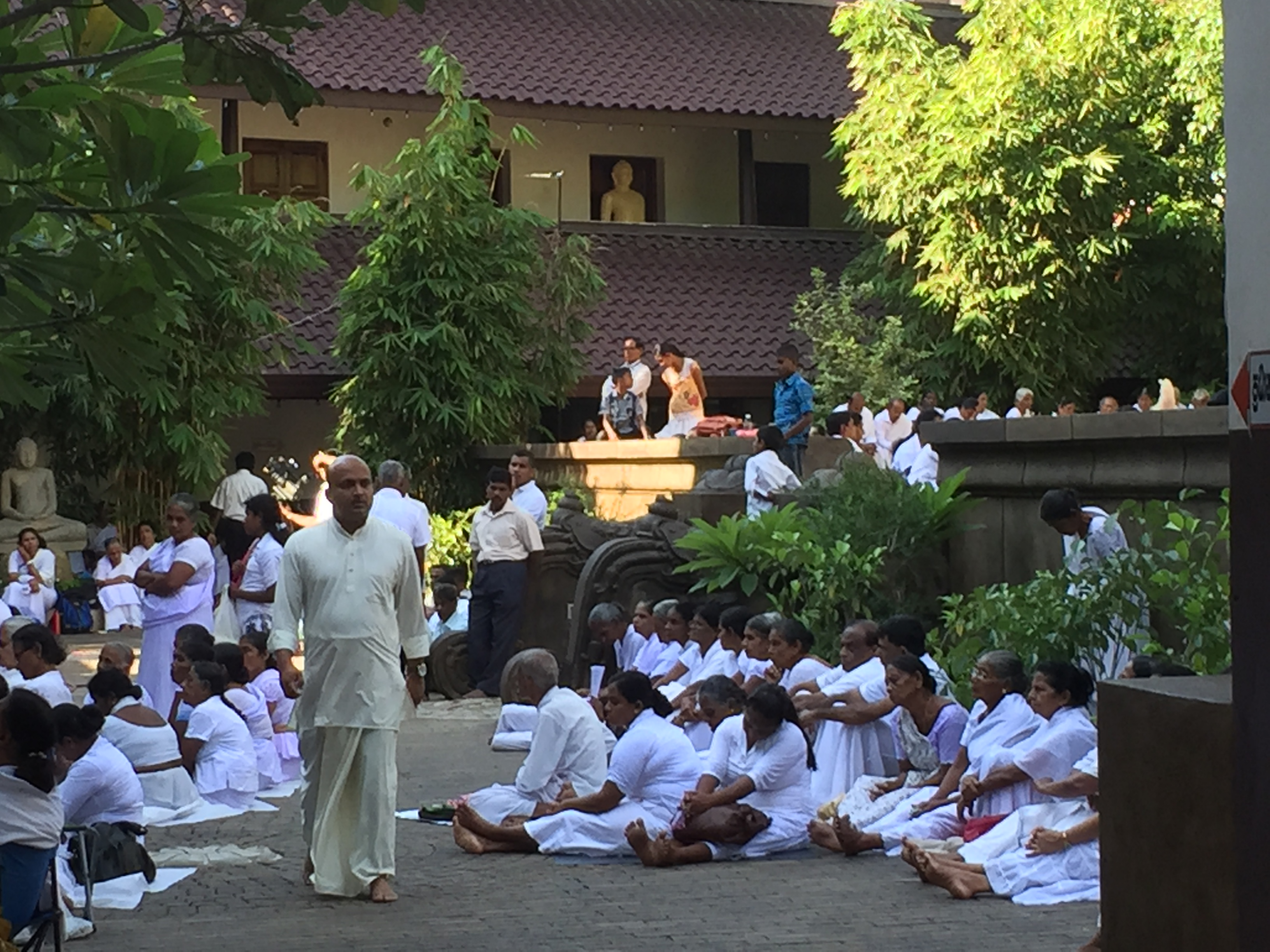 คืนวันพระจันทร์เต็มดวง