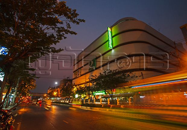 ปิดฉาก “ลาดหญ้า” เซ็นทรัลซุ่มบิ๊กโปรเจกต์