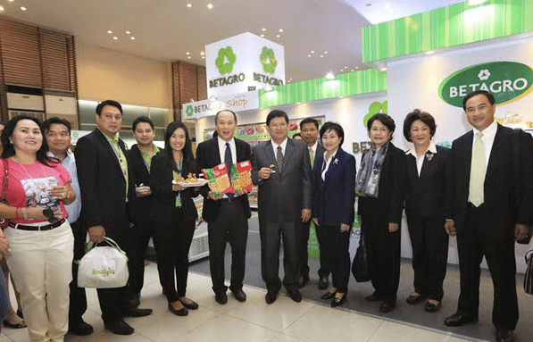 รมช.พาณิชย์ฯ เยี่ยมชมบูธเบทาโกร ในงาน Top Thai Brands ที่ประเทศกัมพูชา