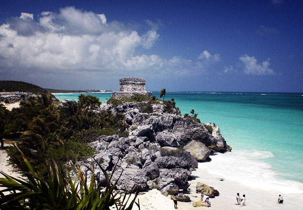 จากปลายา (Playa) สถานบันเทิงบนหาดทราย ถึง ตูลุม (Tulum) โบราณสถานบนชายหาด
