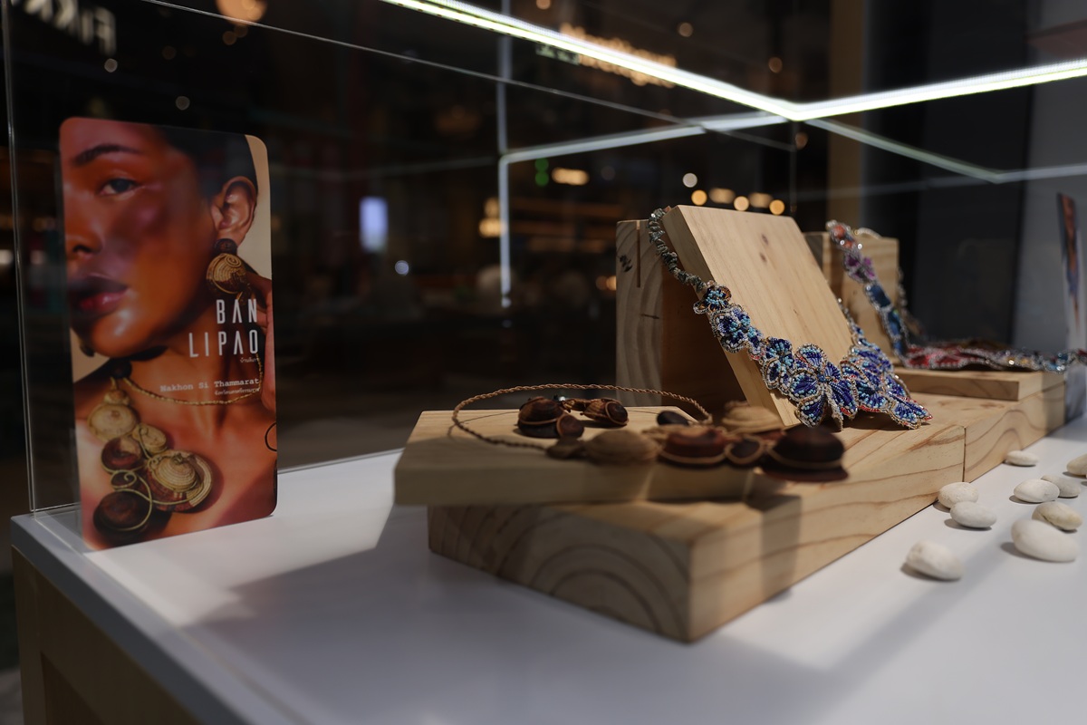 Interactive Exhibition นิทรรศการให้ความรู้เชิงวิชาการเกี่ยวกับอัญมณีและเครื่องประดับ (2).JPG