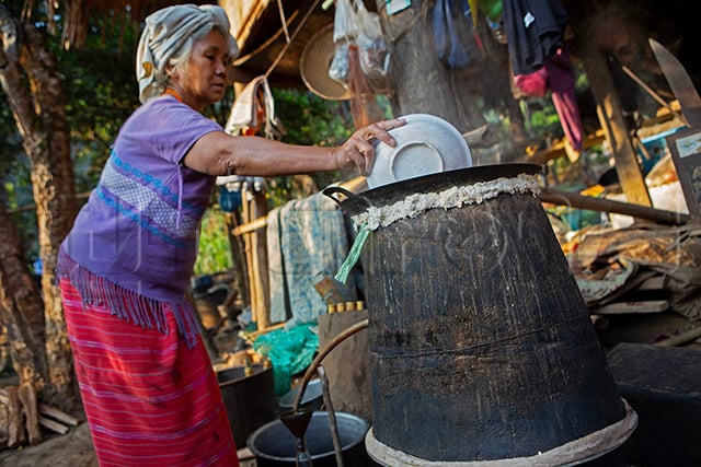 “เหล้า-เบียร์” พลิกโฉม แบรนด์ใหญ่จ่อเจอศึกสุราชุมชน
