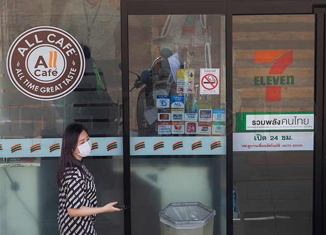 พิษไวรัส เขย่าขวัญนักช้อป ห้างใหญ่ร้าง "คอนวีเนียน" พลิกยอดโต