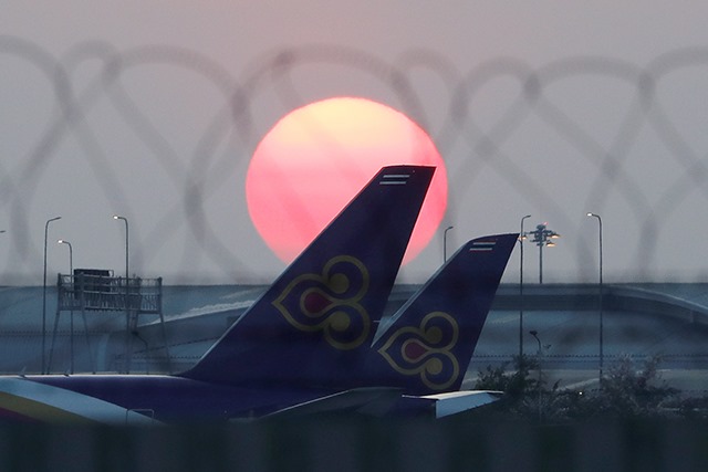 ฟื้นฟู การบินไทย ทางเลือกเพื่ออยู่รอด?