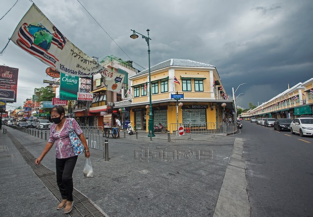 “ข้าวสาร” 128 ปี ถนนแห่งแสงสีและการเปลี่ยนผ่าน