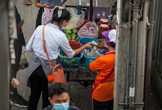 หนี้ครัวเรือน’63 สูง เงินเฟ้อมีนา’64 ติดลบ ข่าวร้ายและดีของเศรษฐกิจไทย