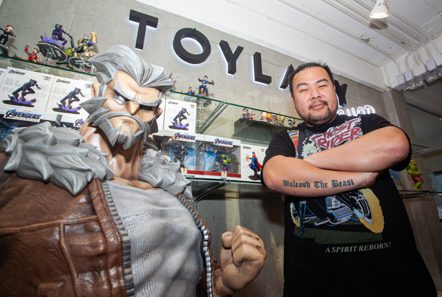 ไมค์ ศรีภูมิ ทินมณี-TOYLAXY นักปั้นแบรนด์อาร์ตทอยไทย