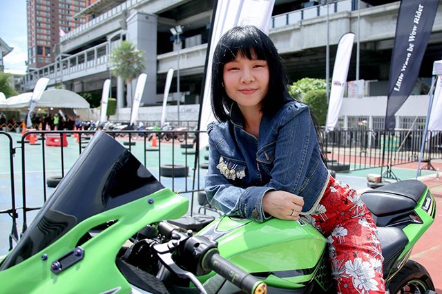 เจาะไอเดียธุรกิจนักบิดสาว เสาวณีย์ กาญจนโอฬารศิริ