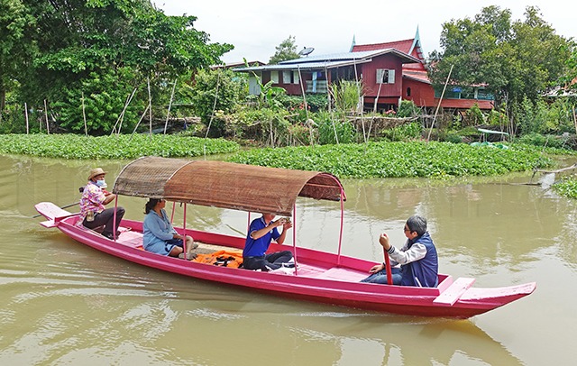 p22-23-weekly-smarttourism-01.jpg