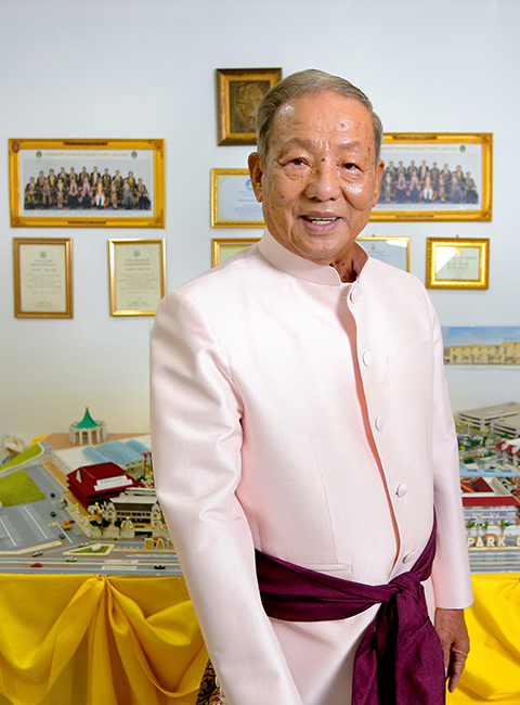 ไชยวัฒน์ เหลืองอมรเลิศ พลิกแผนดิสนีย์แลนด์เมืองไทย