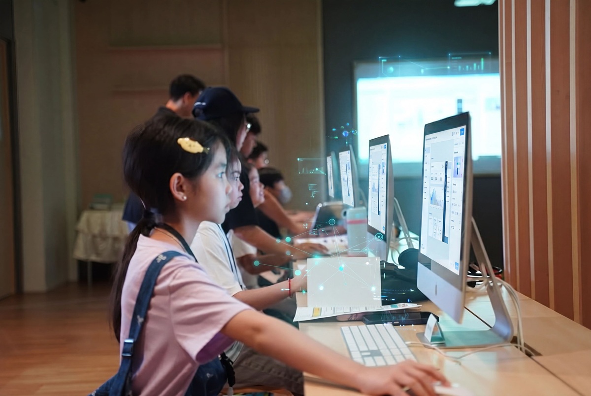 Teaching_girl.jpg